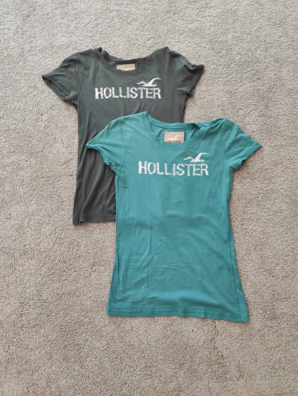 Hollister Tees in Teal and Charcoal - Short Sleeve Logo Tops. Soft And Comfy.